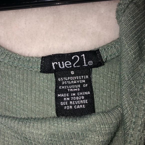 Crop top - Picture 3 of 3